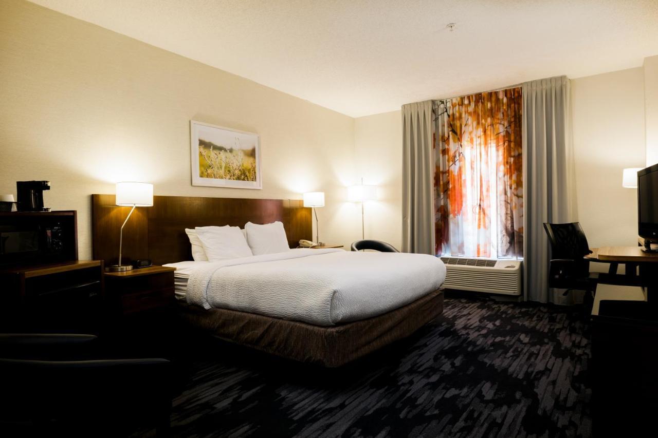 Fairfield Inn & Suites By Marriott Charleston North/Ashley Phosphate Север Чарлстон Экстерьер фото